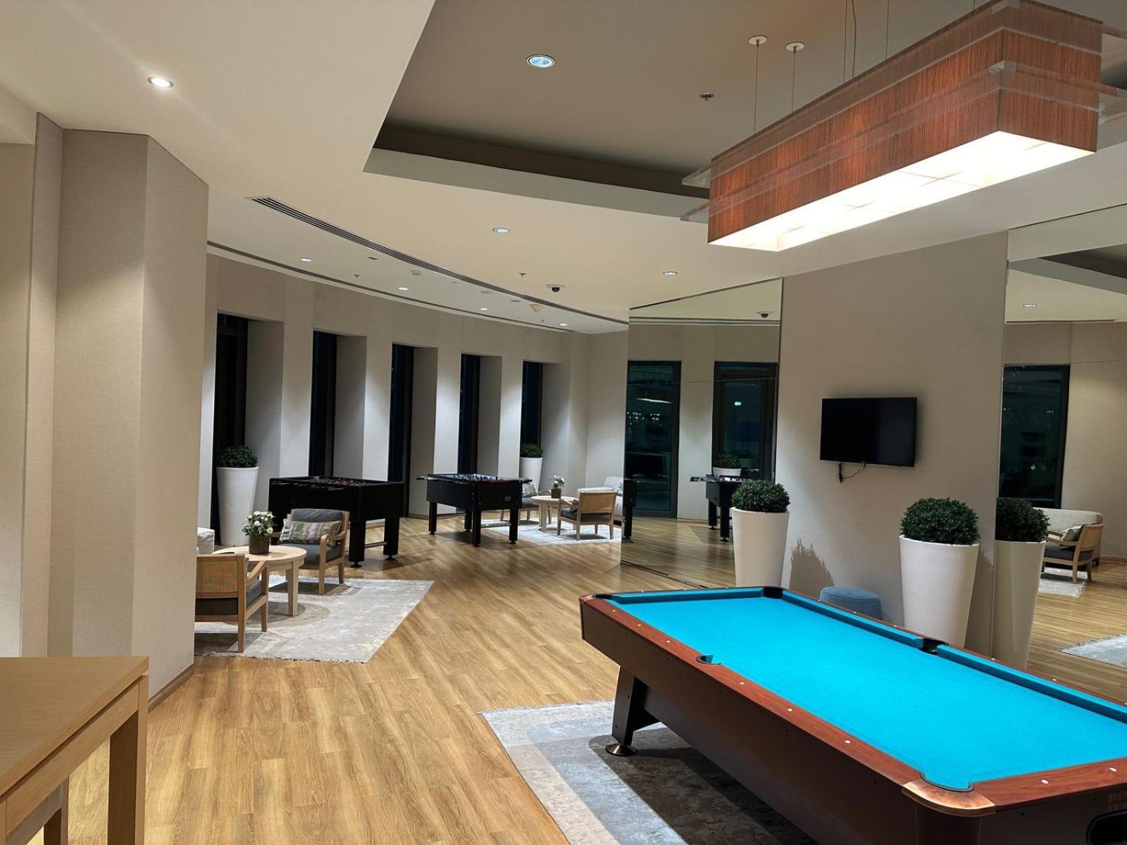Brand-new 4br Luxury With Burj Khalifa View And Direct Mall Access - Ps5 Included * Dubai