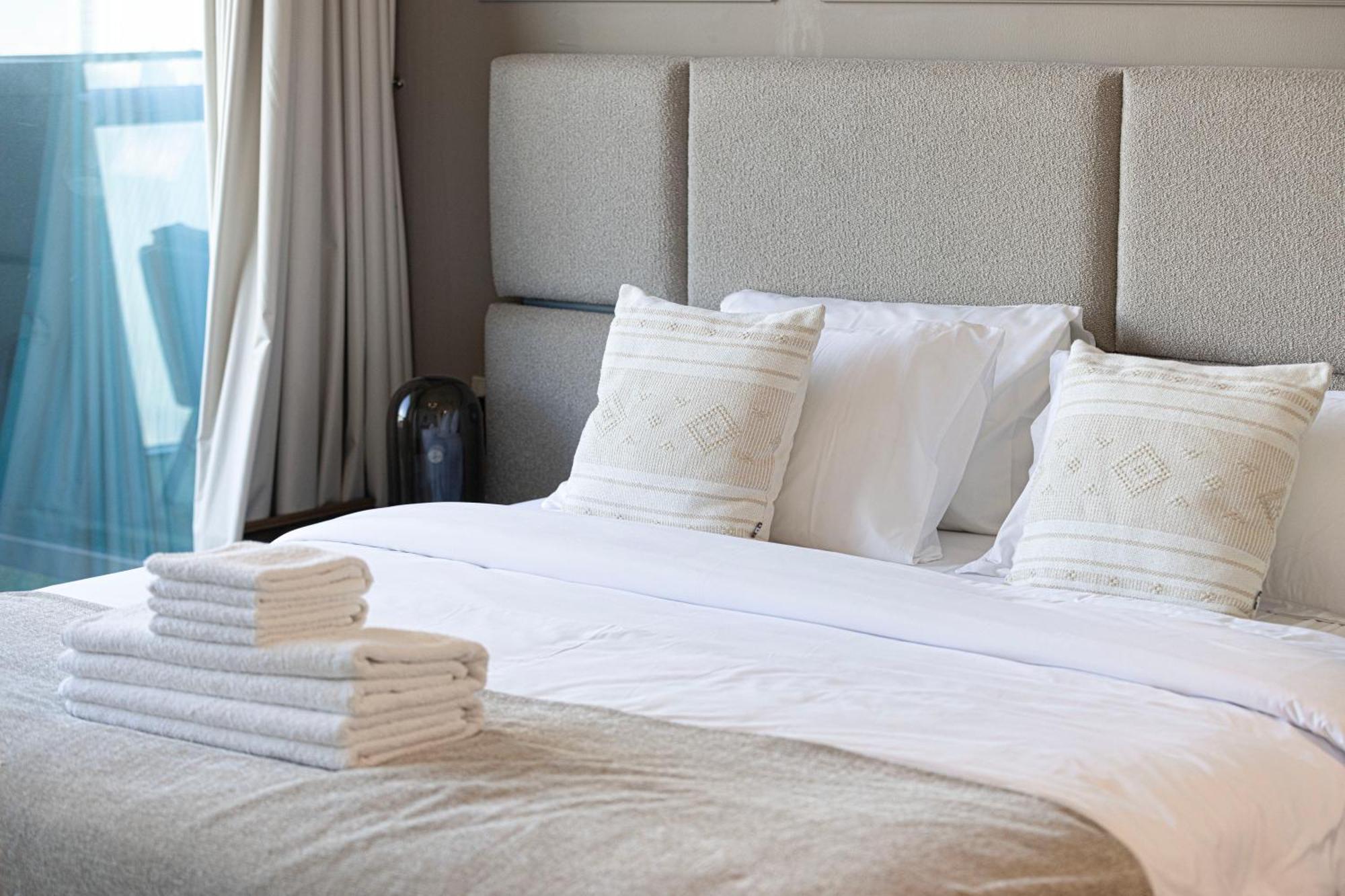 Apartment Brand-new 4br Luxury With Burj Khalifa View And Direct Mall Access - Ps5 Included